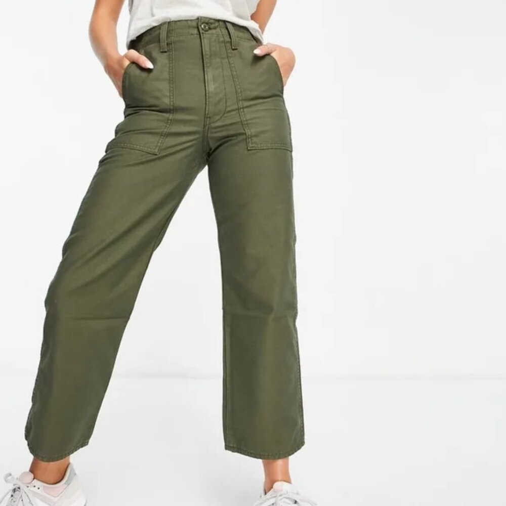 NWT Levi's Olive Green Ribcage Straight Leg Utility Pants
